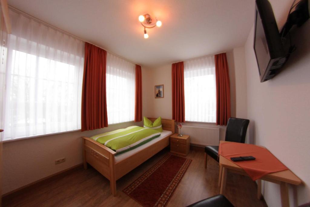 Pension Am Ostbahnhof Gotha Habitación foto